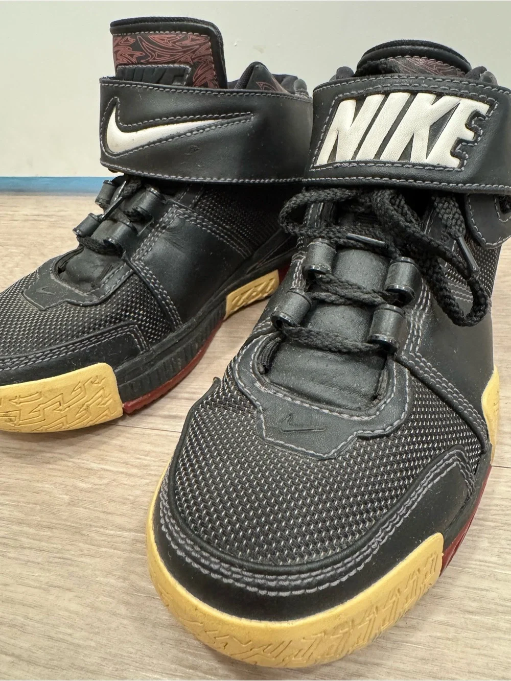 Nike Zoom LeBron 2 Black Crimson